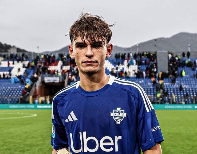 紧随其后的 紧随其后的