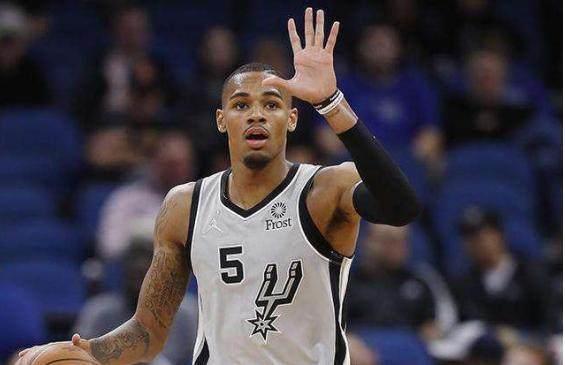 的后防线陷 的后防线陷